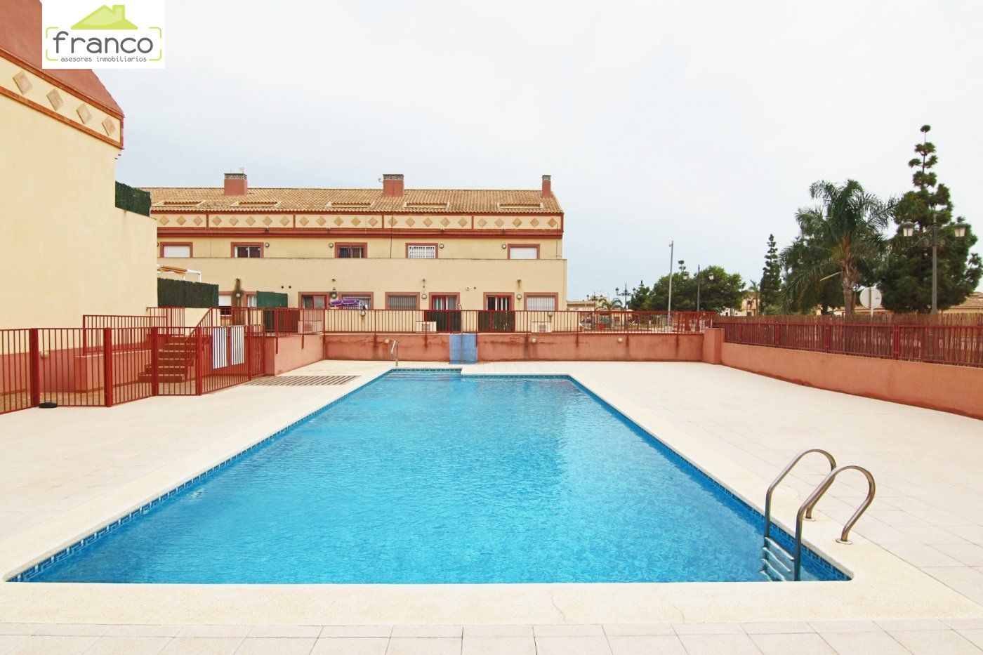 Swimming pool of Duplex for sale in Los Alcázares  with Air Conditioner, Terrace and Balcony