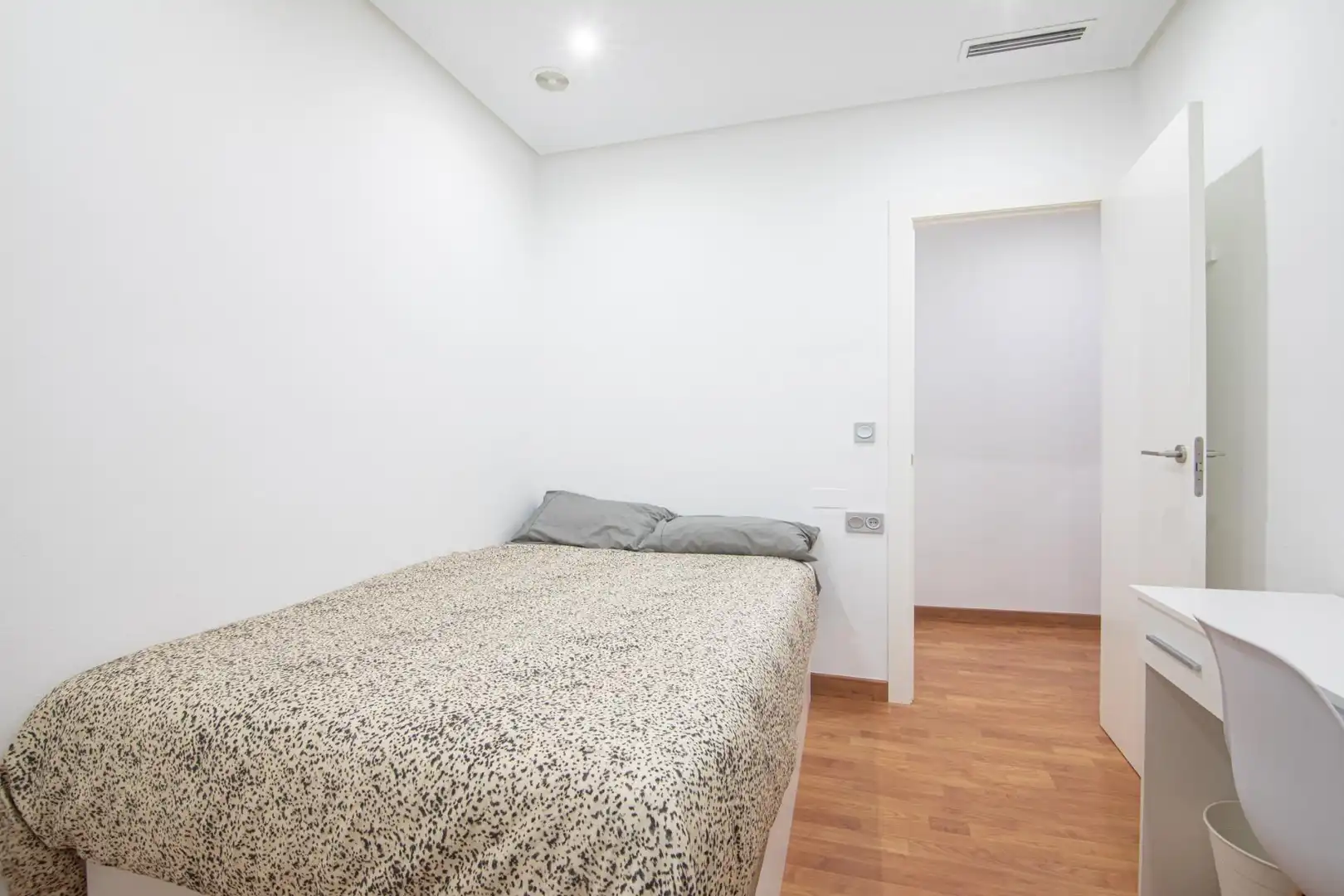 Bedroom of Flat for sale in Elche / Elx  with Air Conditioner and Furnished