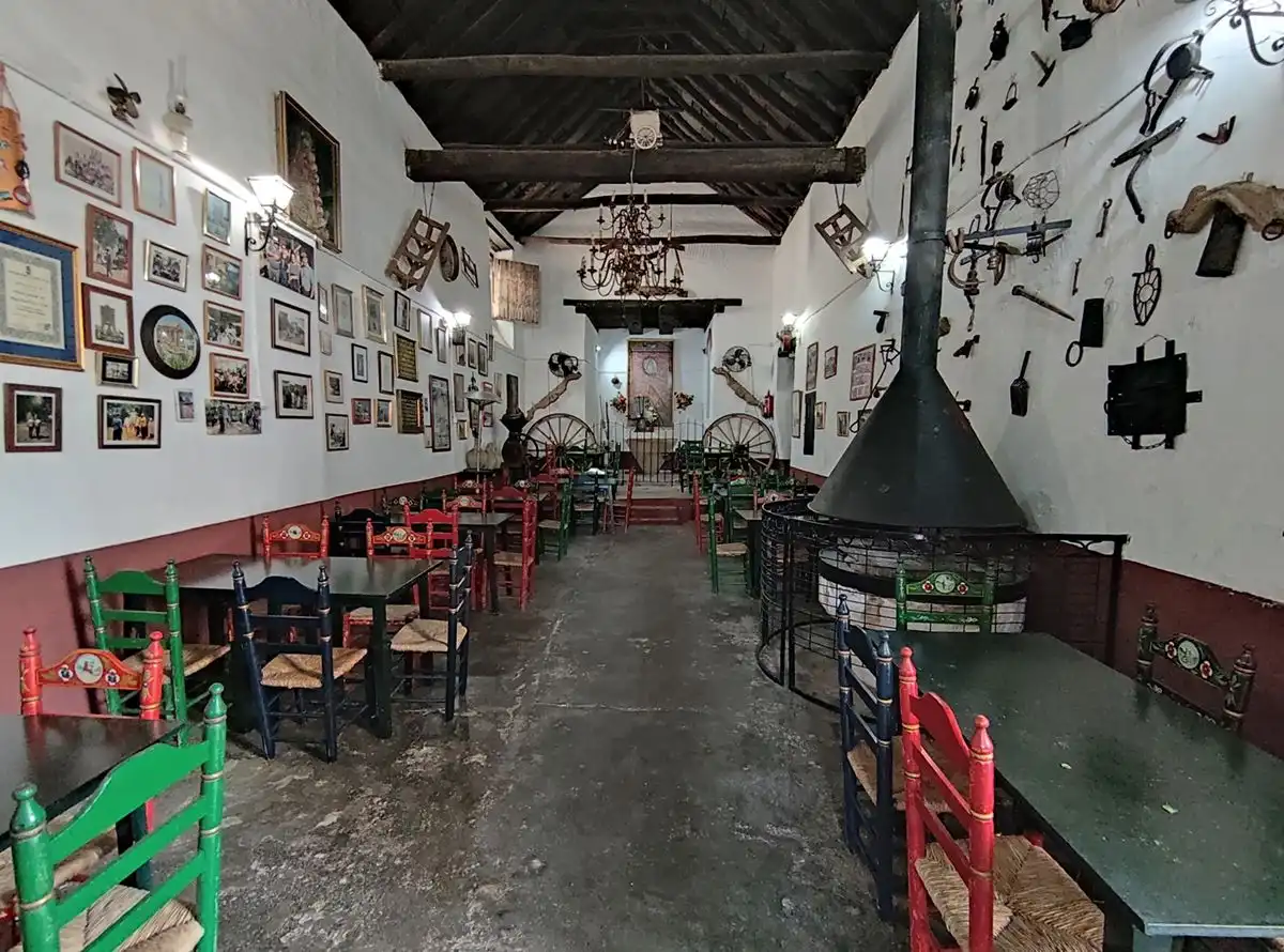 Commercial properties for rent in Palomares del Río  with Air Conditioner