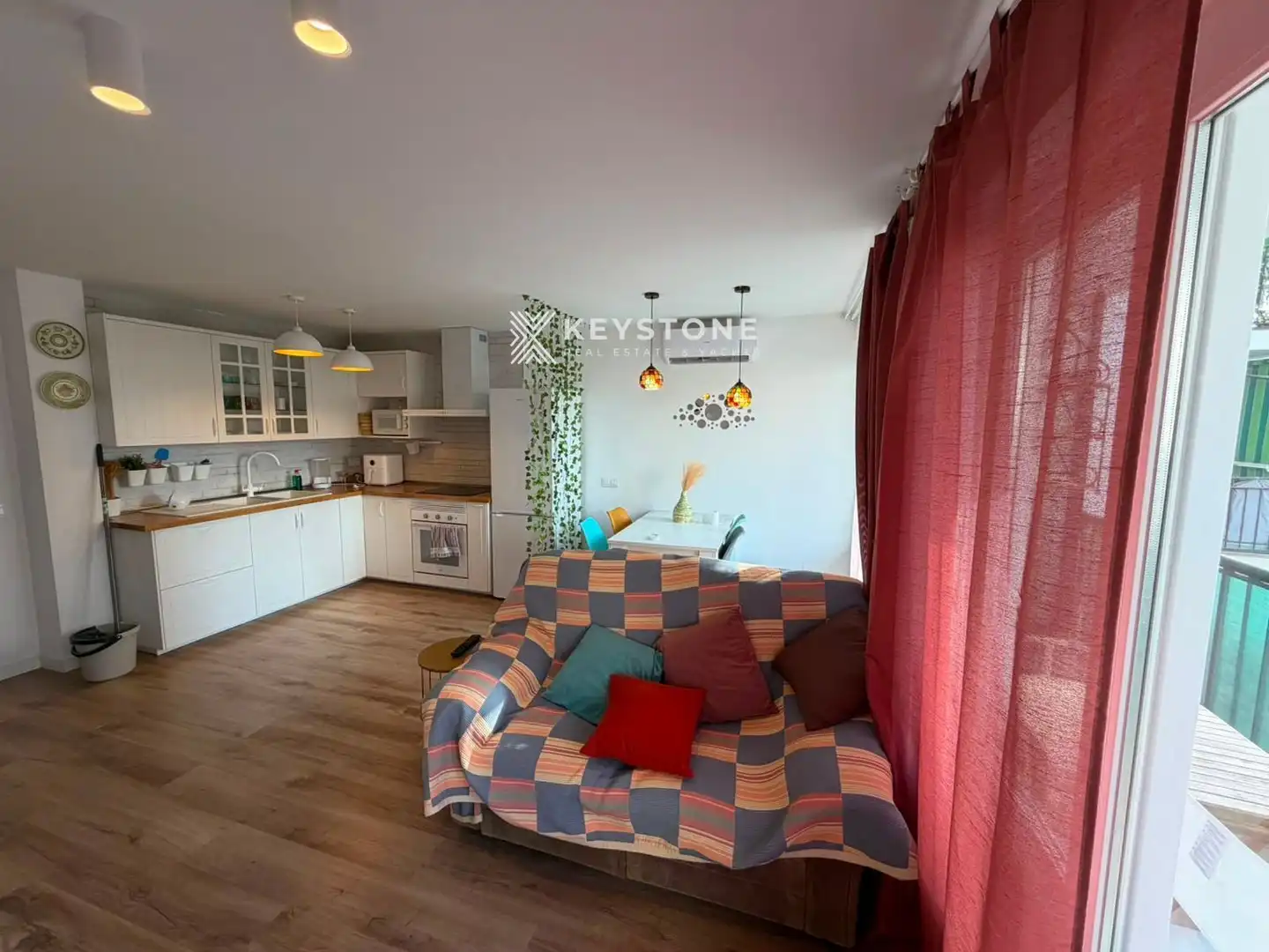 Sala d'estar de Pis de lloguer en  Palma de Mallorca amb Aire condicionat, Terrassa i Moblat