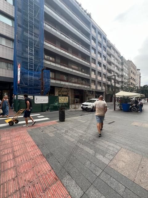 Vista exterior de Pis en venda en Bilbao  amb Calefacció