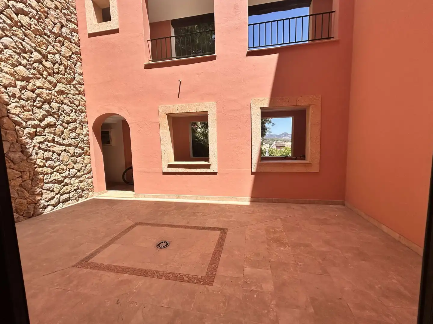Außenansicht von Wohnung zur Miete in Calvià mit Klimaanlage, Terrasse und Möbliert
