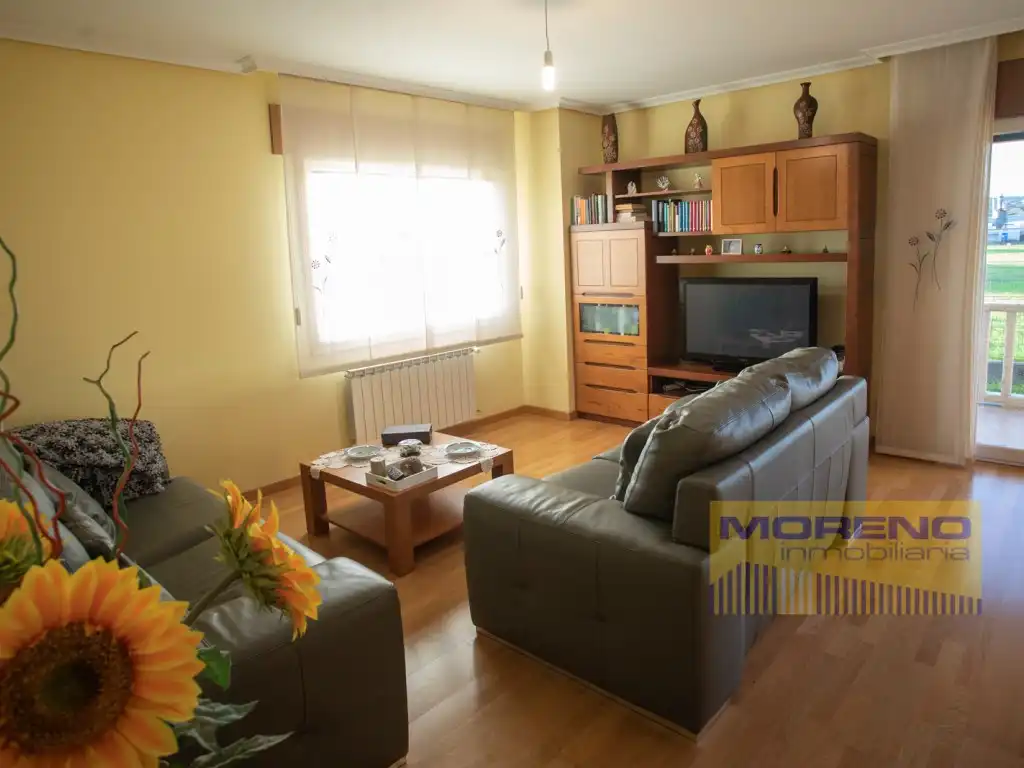 Sala d'estar de Casa o xalet en venda en Sarria