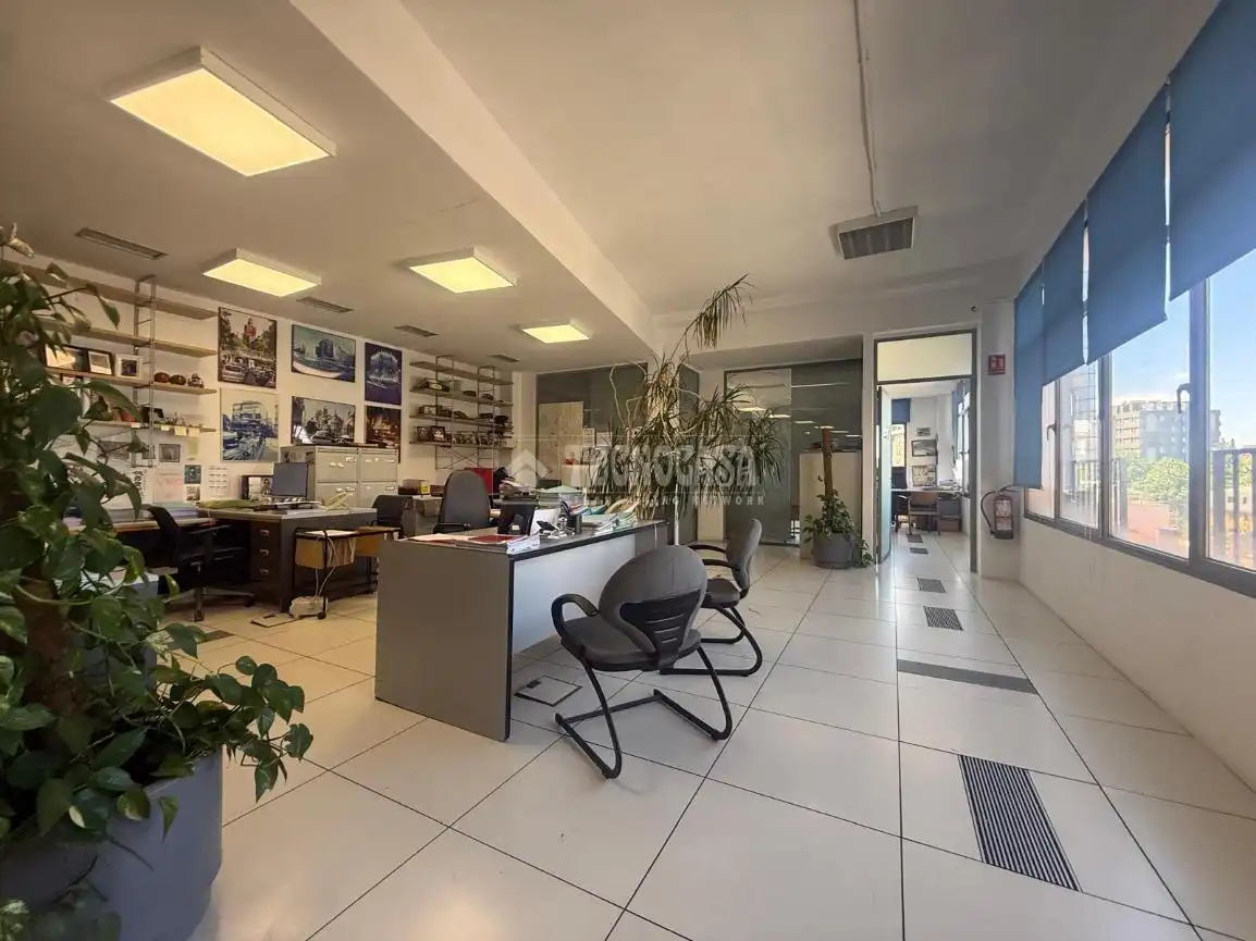 Office for sale in Madrid  with Air Conditioner, Heating and Alarm