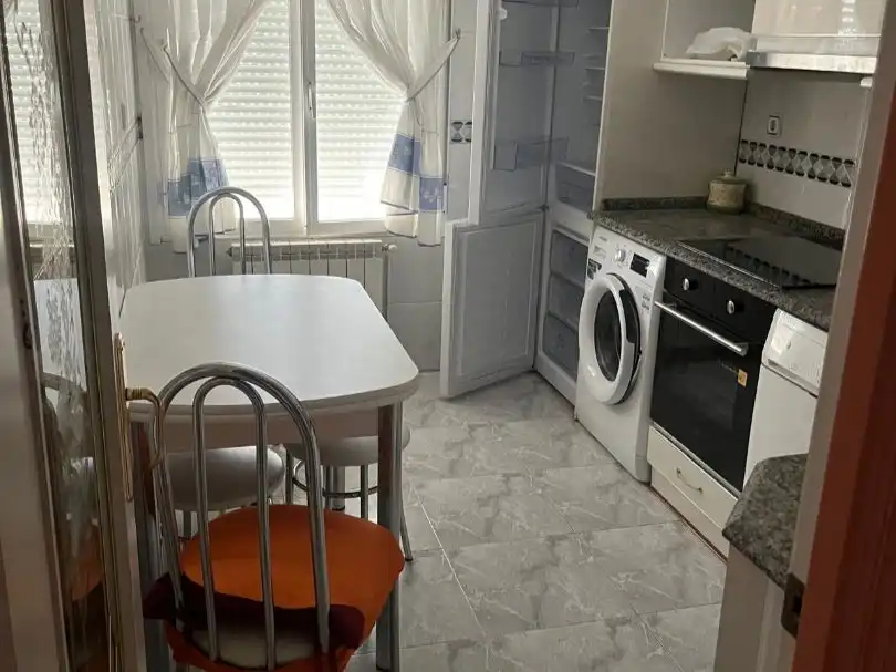 Cuina de Pis de lloguer en Haro amb Calefacció, Parquet i Terrassa