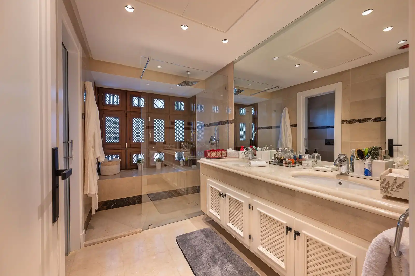 Bany de Apartament en venda en Marbella amb Aire condicionat, Terrassa i Traster