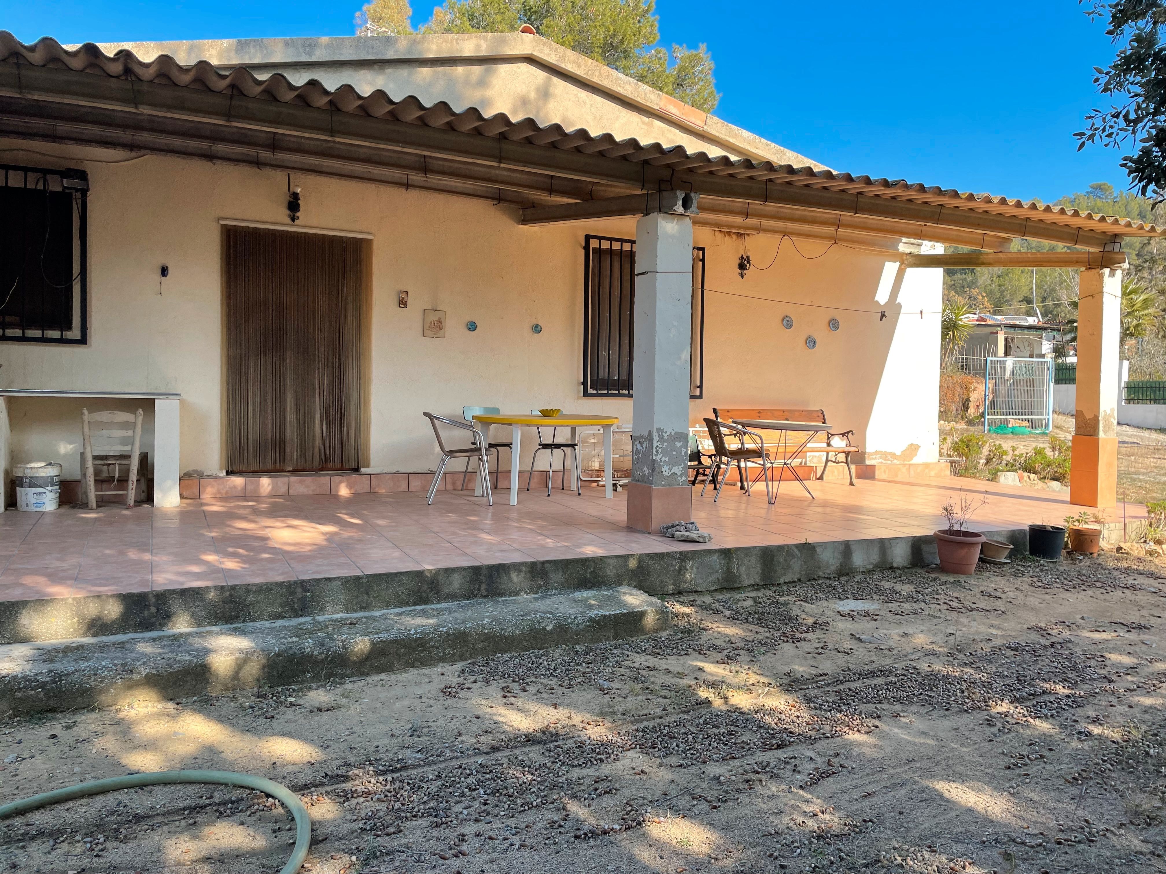 Terrassa de Finca rústica en venda en Vilanova d'Escornalbou amb Jardí privat, Terrassa i Moblat