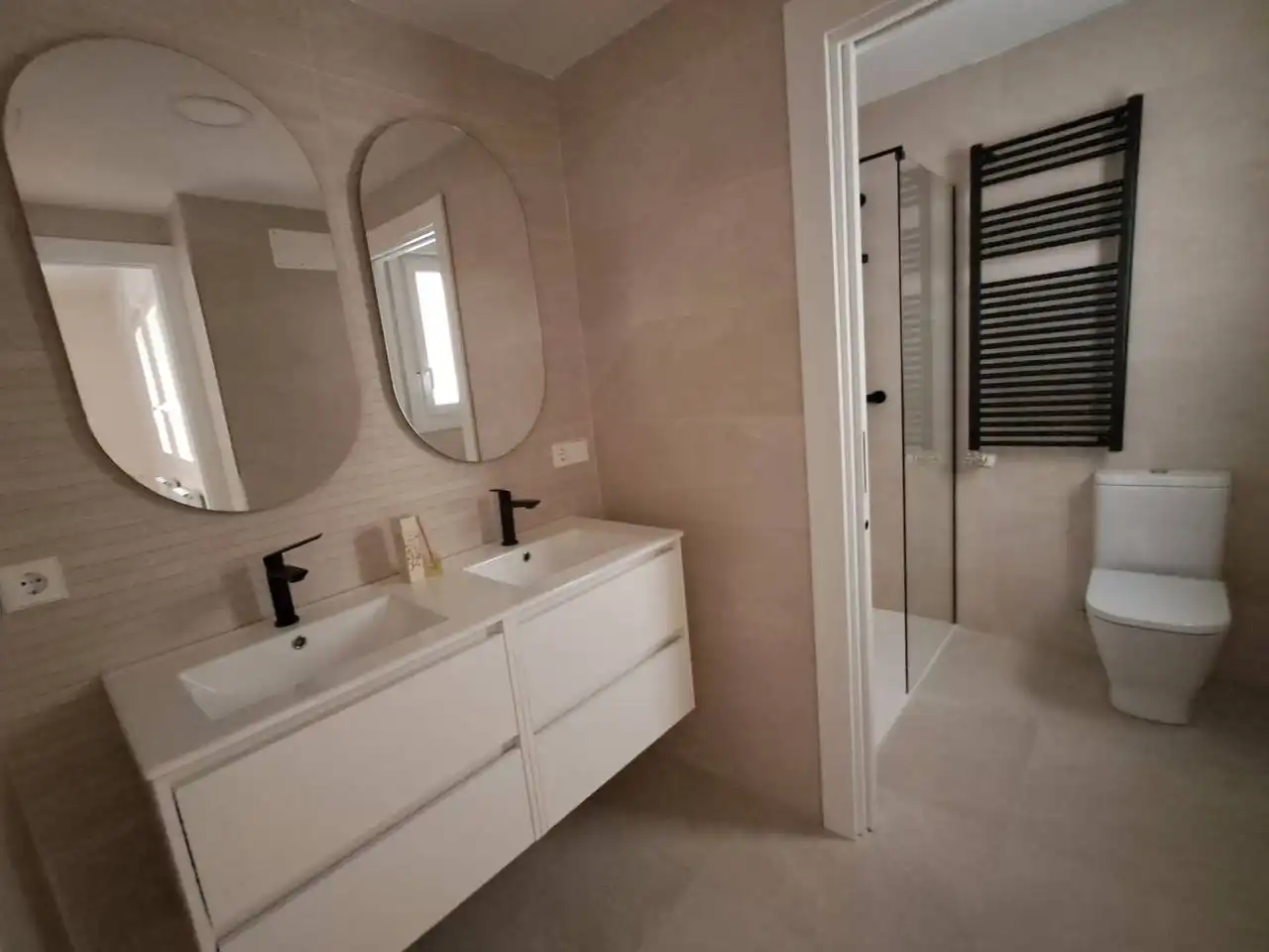 Baño de Apartamento en venta en  Logroño con Calefacción