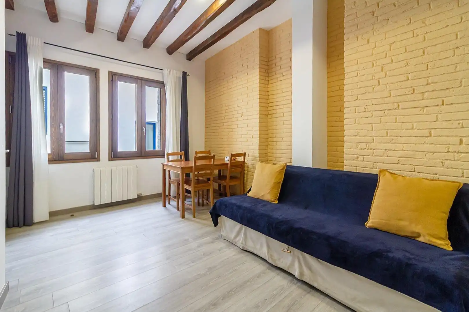 Wohnzimmer von Gebäude zum Verkauf in Sitges