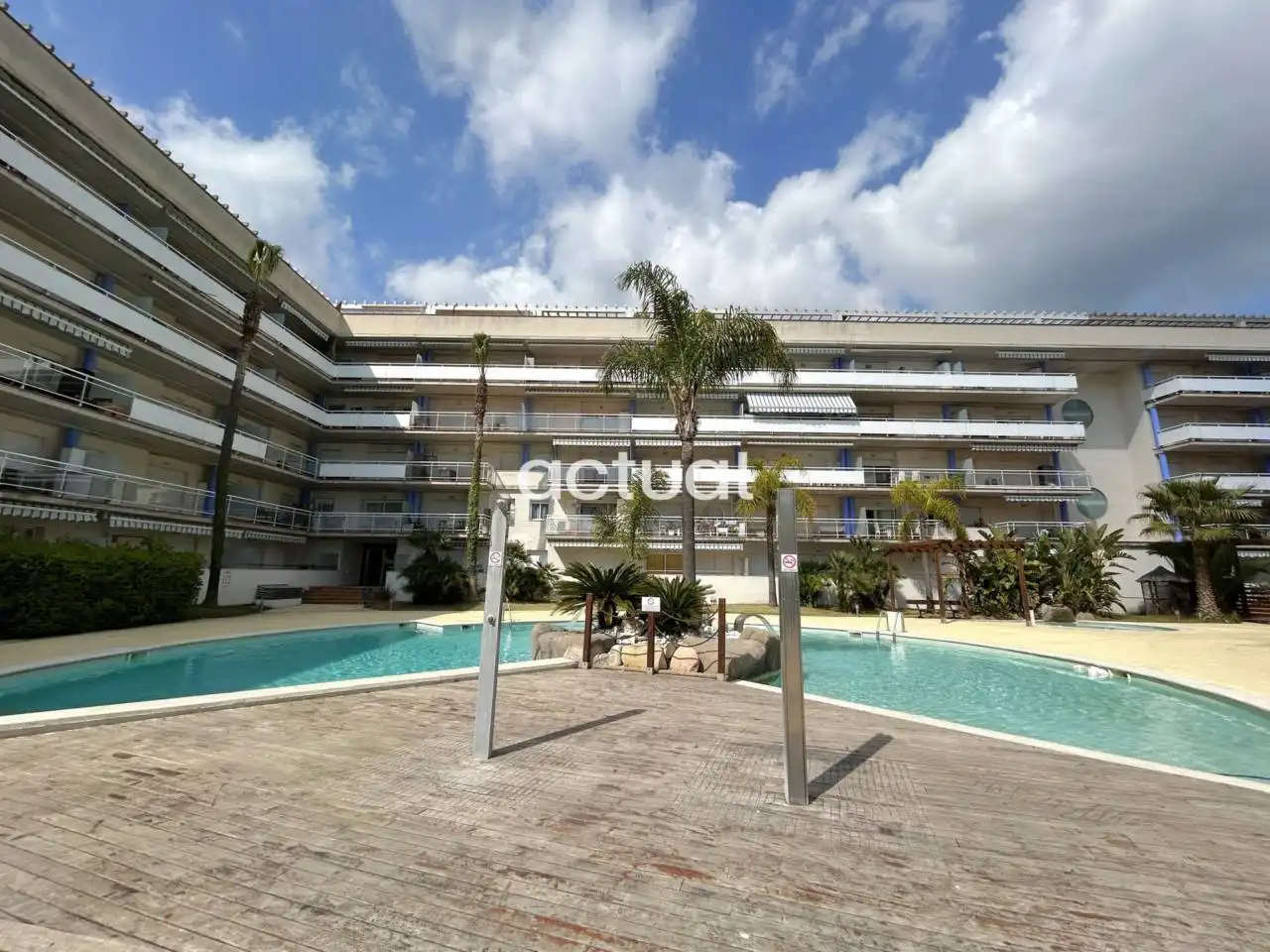 Apartamento con terraza en venta en Avenida port canigó, imagen 2