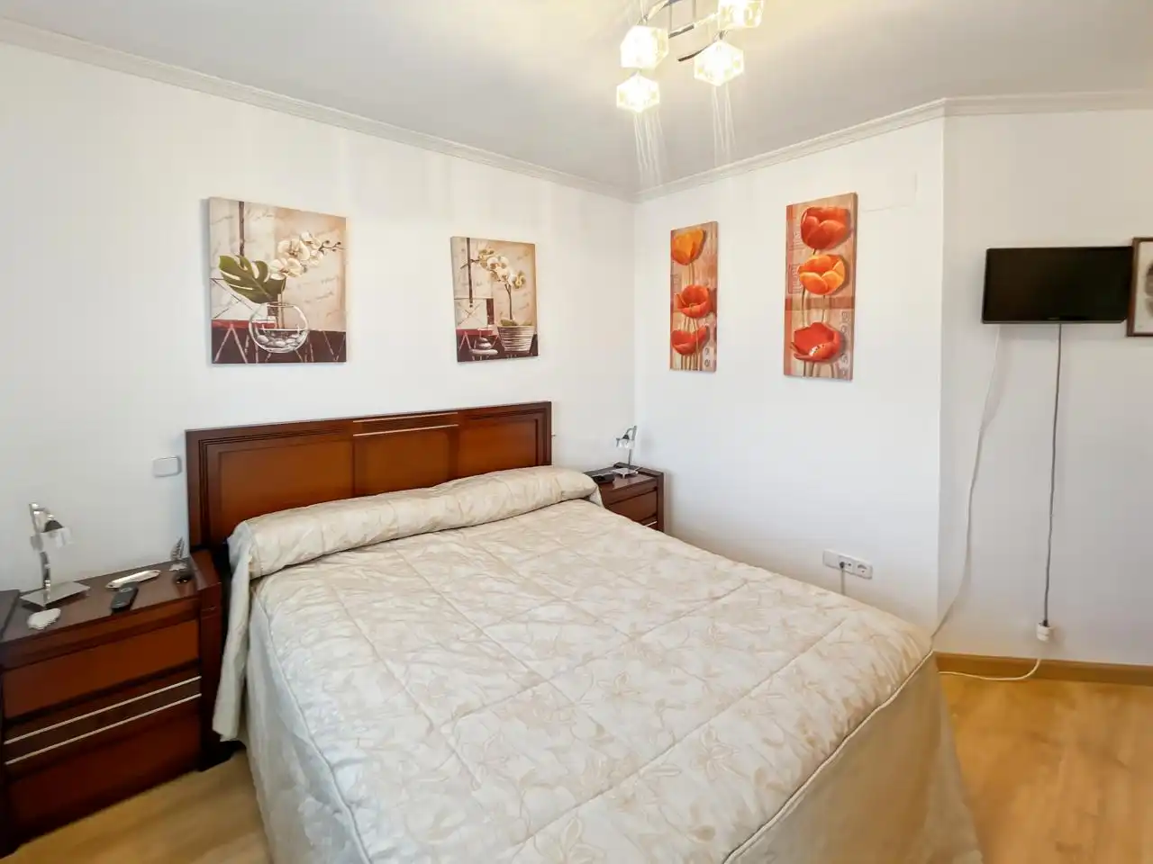 Dormitori de Casa adosada en venda en Valdelaguna amb Calefacció, Jardí privat i Terrassa
