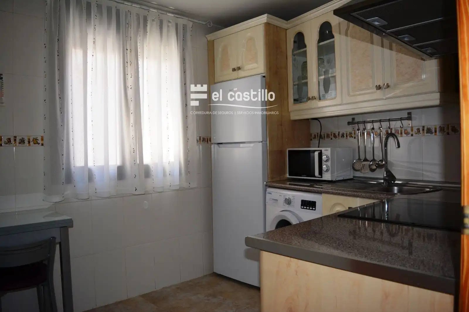 Cocina de Piso en venta en Sotillo de la Adrada con Calefacción, Trastero y Amueblado