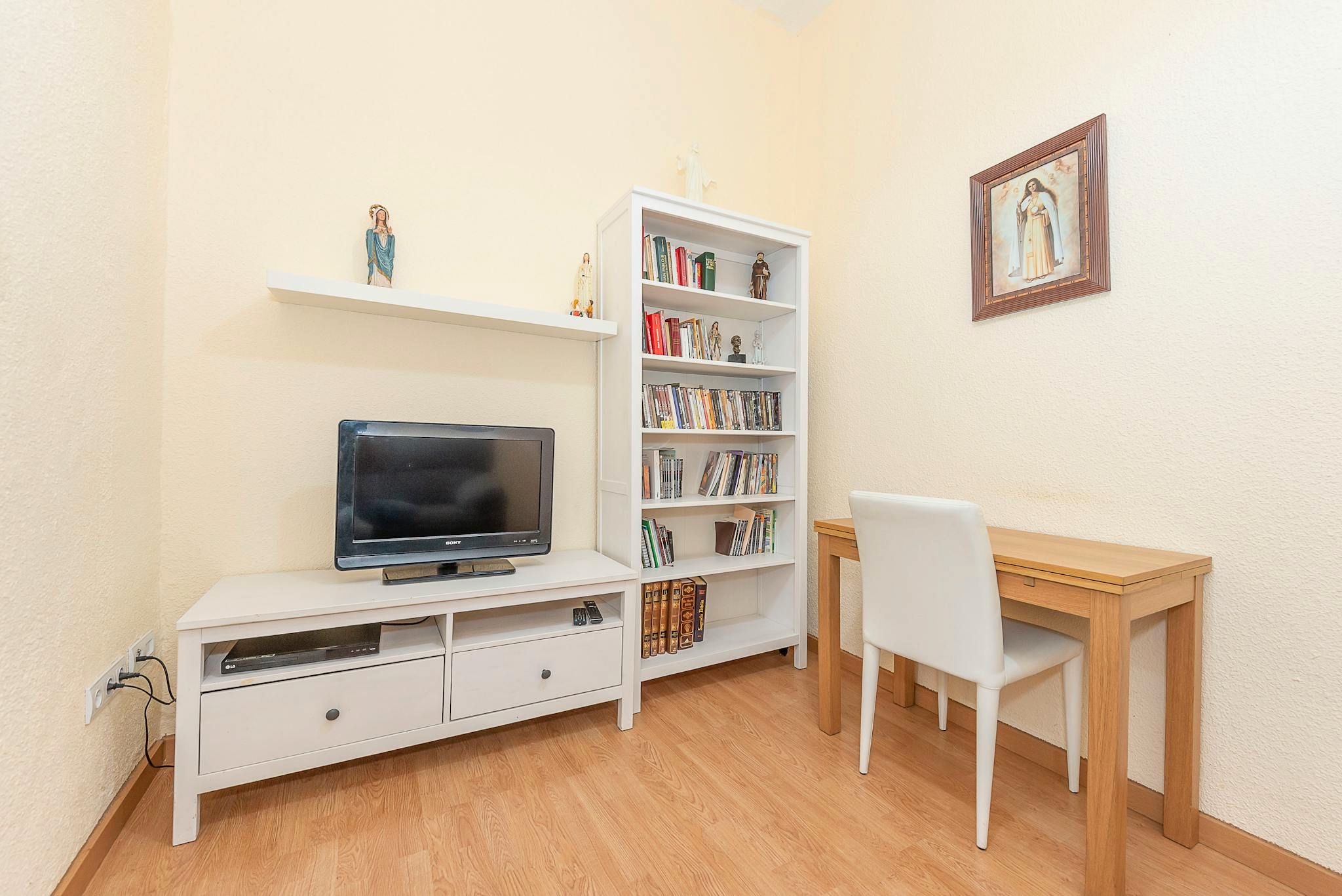 Flat to rent in N/A, Trafalgar