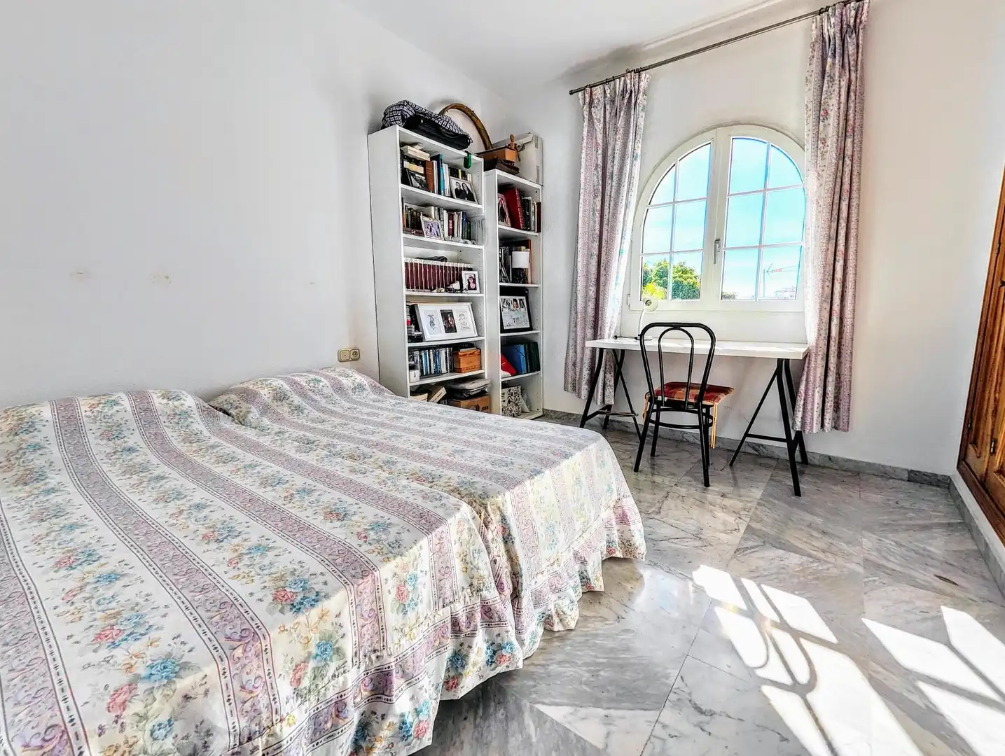 Dormitori de Casa o xalet en venda en Benalmádena amb Jardí privat, Terrassa i Traster