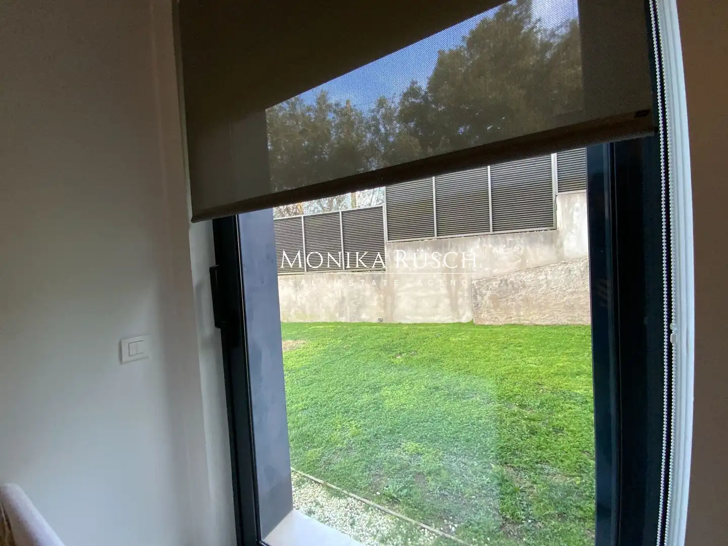 Vista exterior de Casa o xalet en venda en Sant Cugat del Vallès amb Aire condicionat, Calefacció i Jardí privat