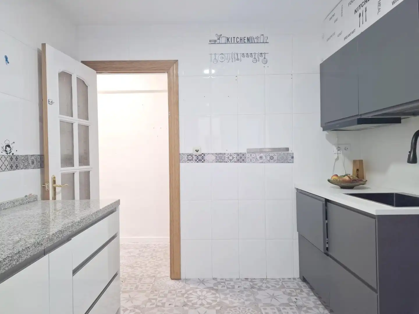 Kitchen of Flat for sale in Málaga  with Air Conditioner and Furnished