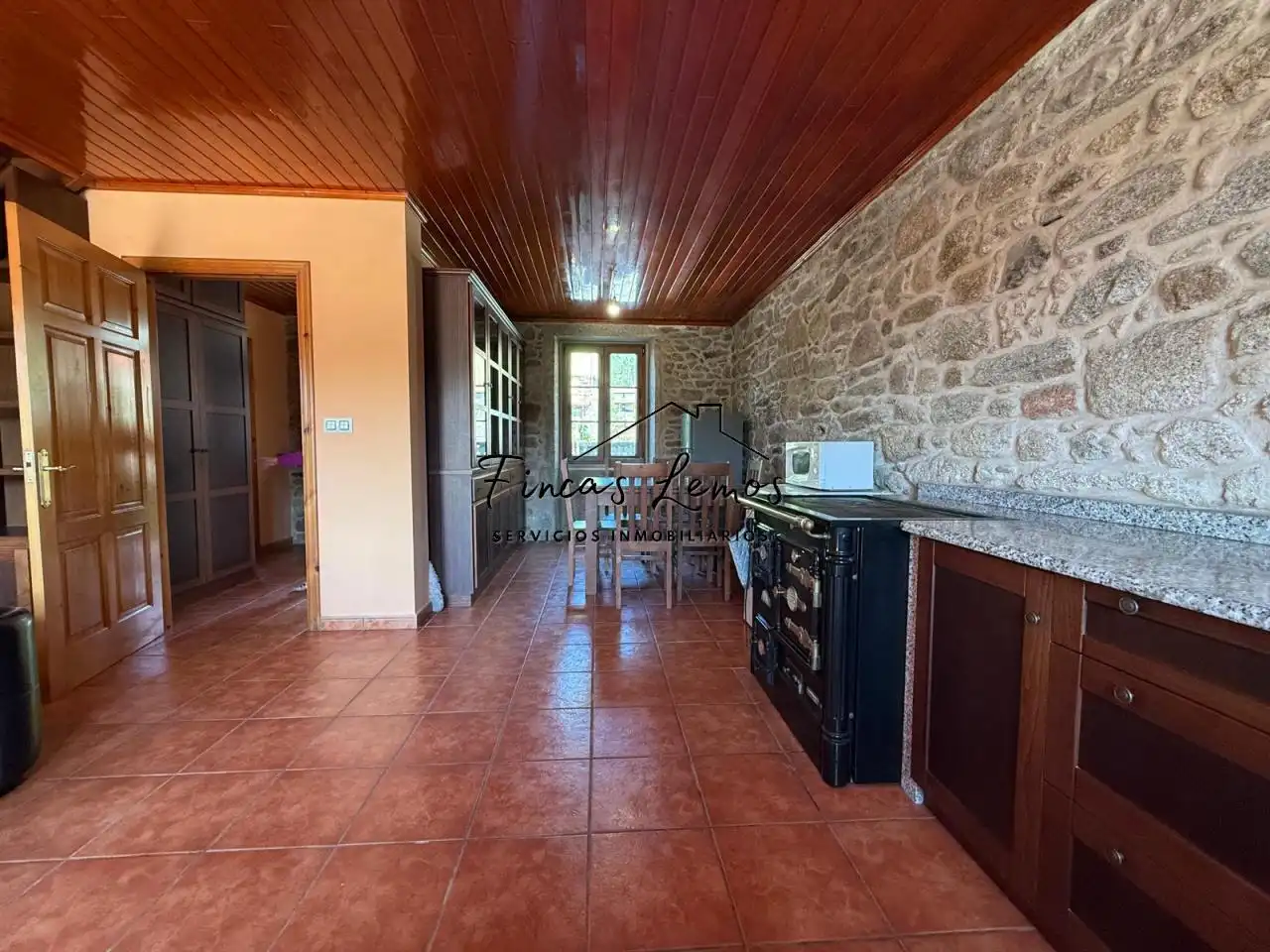 Cocina de Casa o chalet en venta en Vimianzo con Calefacción, Jardín privado y Terraza