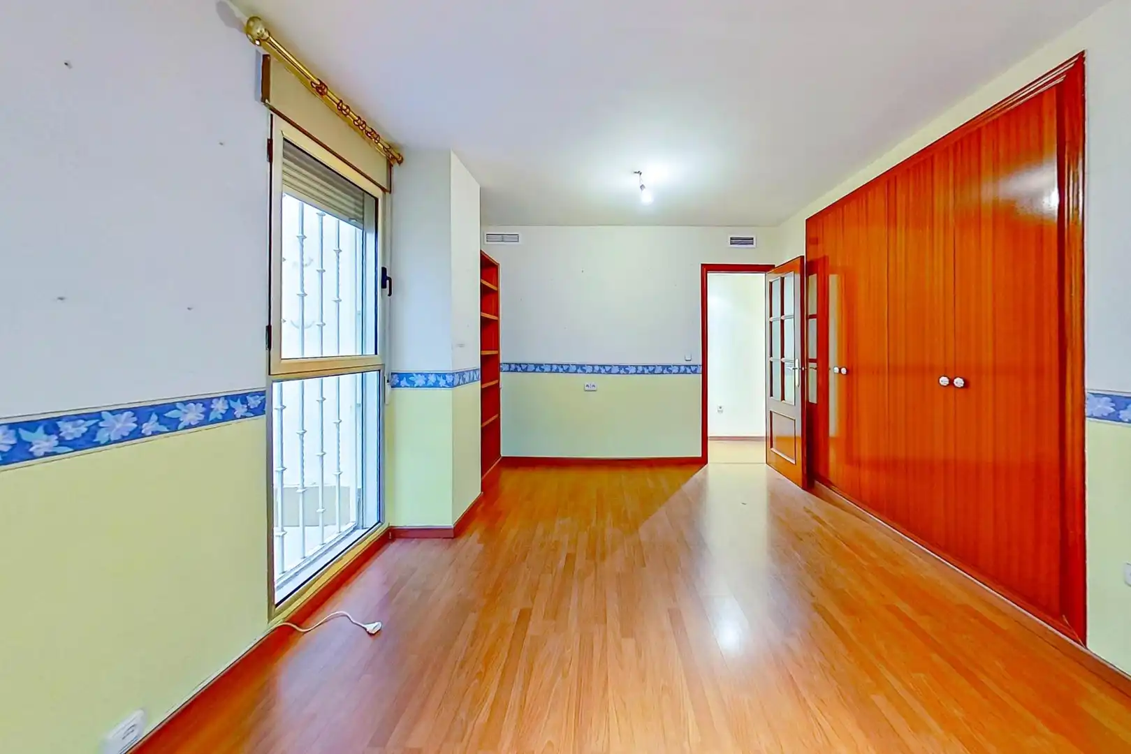Wohnung zum Verkauf in Valencia mit Parkett und Terrasse