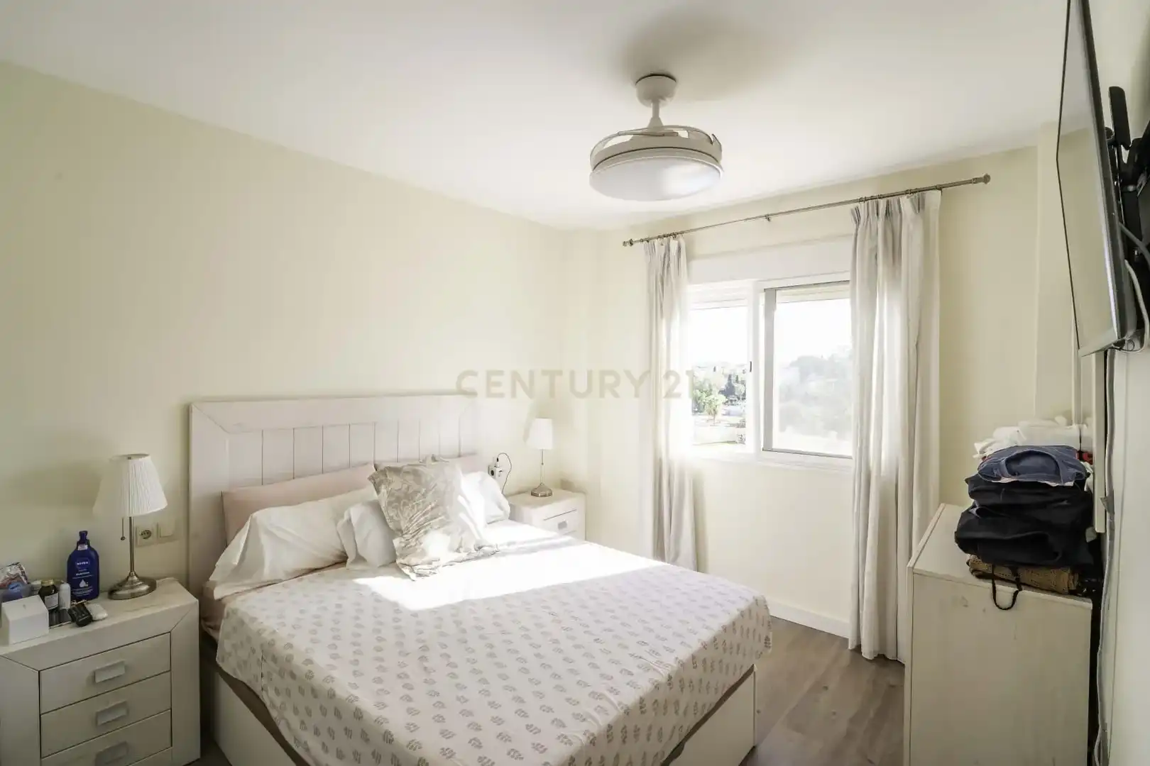 Bedroom of Flat for sale in Fuengirola  with Air Conditioner, Storage room and Swimming Pool