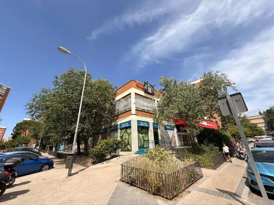 Exterior view of Study for sale in Madrid  with Air Conditioner, Alarm and Home automation