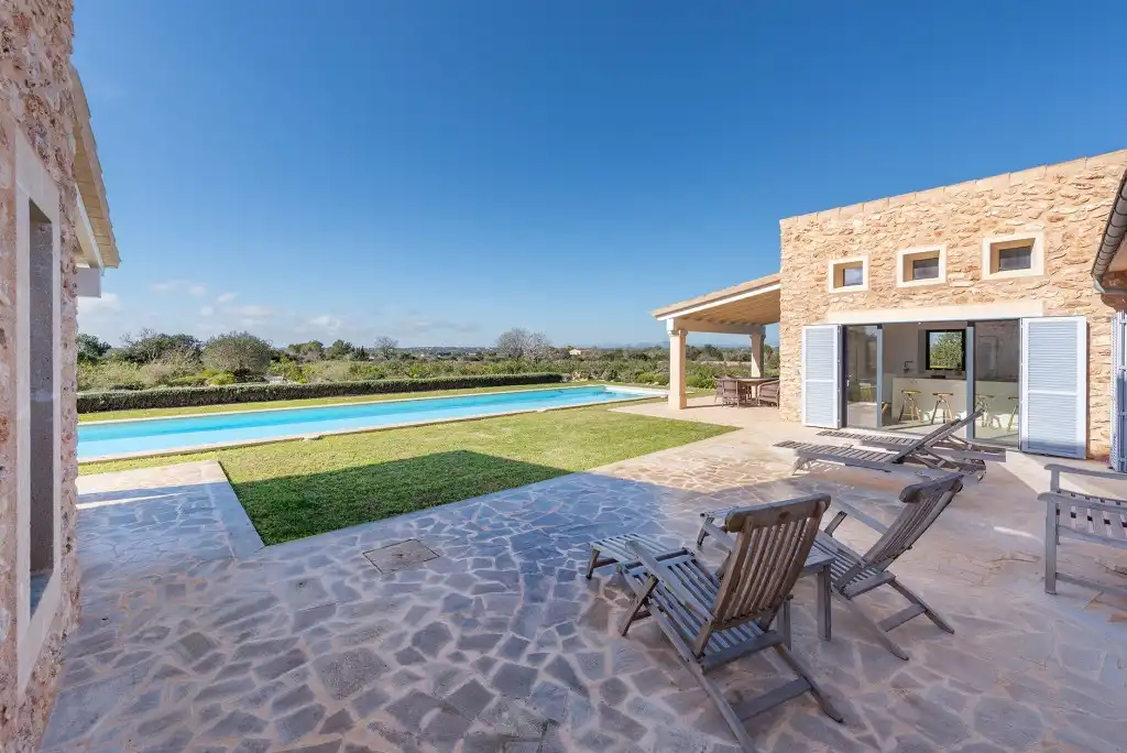 Casa rústica con piscina en venta en Ses Salines Poble, imagen 3