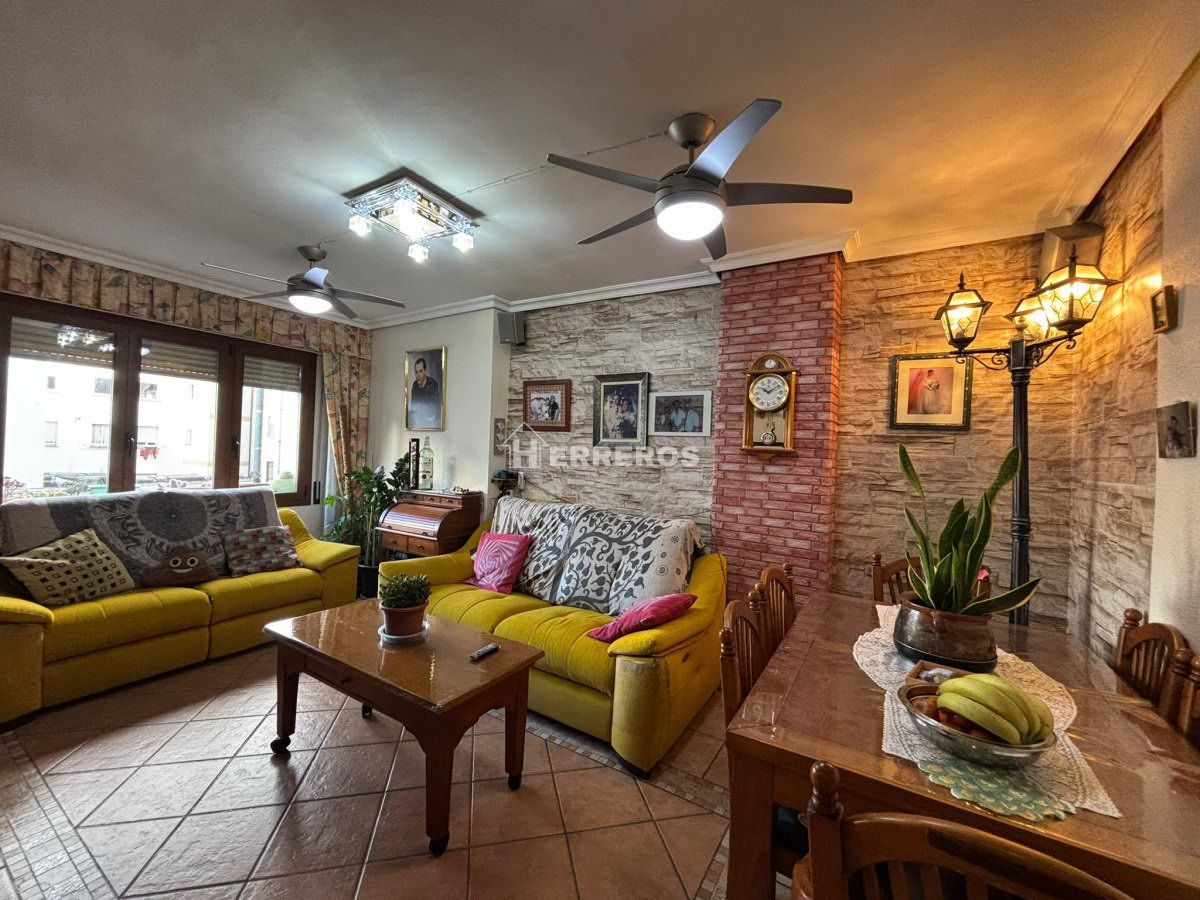 Living room of Flat for sale in  Logroño  with Heating and Terrace