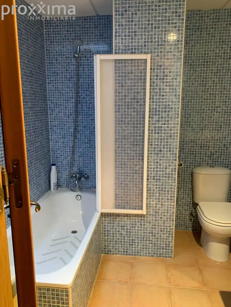 Bany de Casa o xalet en venda en Sevilla amb Aire condicionat i Traster
