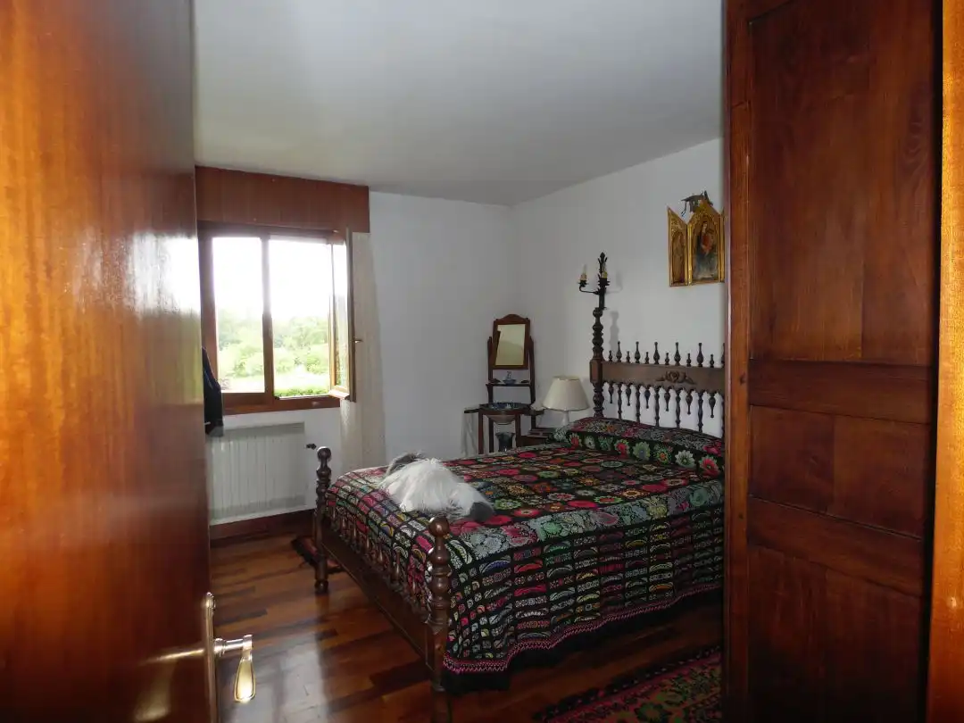 Habitación de Casa o chalet en venta en Villarcayo de Merindad de Castilla la Vieja con Calefacción, Terraza y Piscina