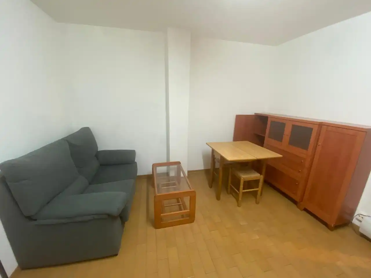 Living room of Flat for rent in Santiago de Compostela   with Furnished