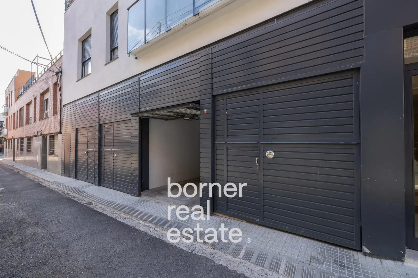 Exterior view of Flat for sale in Terrassa  with Air Conditioner, Heating and Parquet flooring