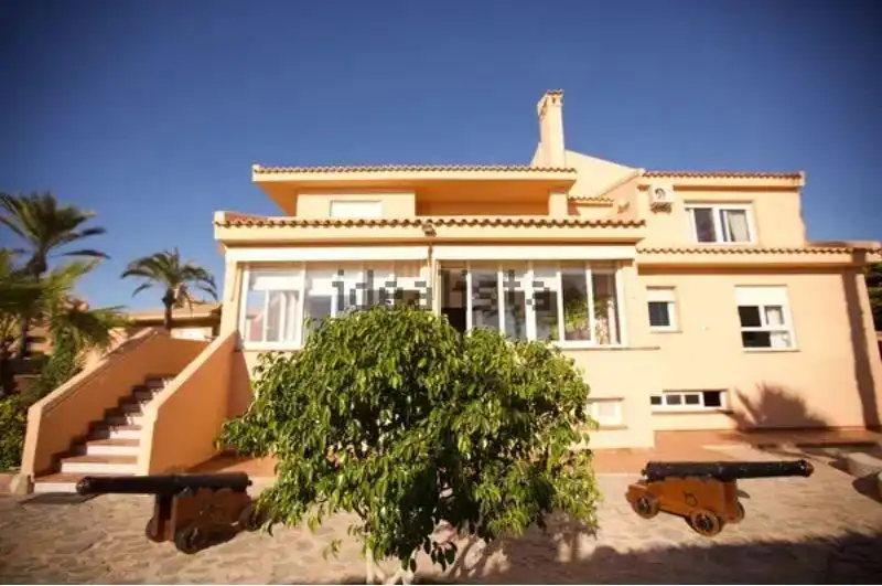 Chalet con piscina en venta en Zona Galúa - Calnegre