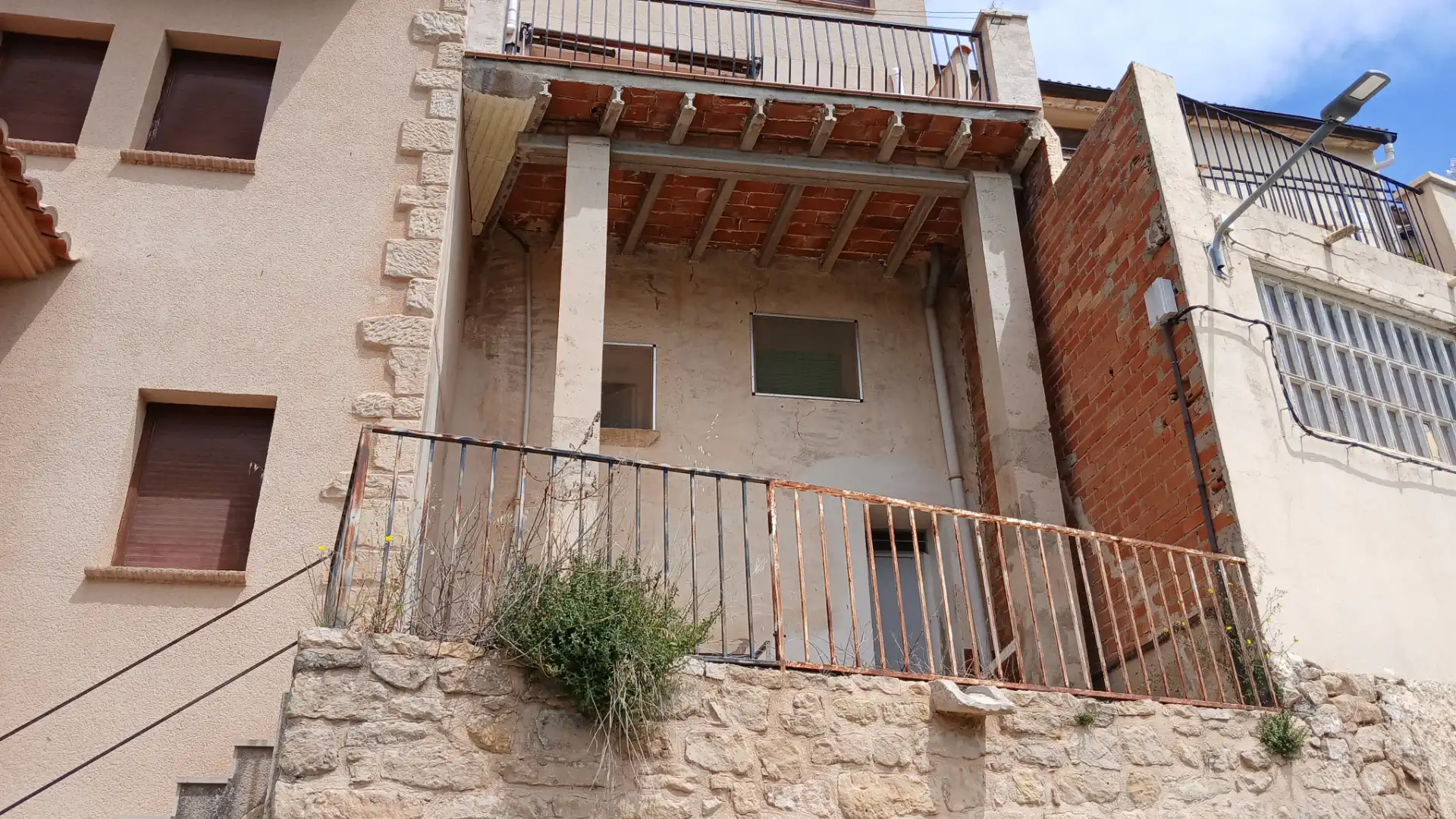 Vista exterior de Casa adosada en venta en Torre del Compte