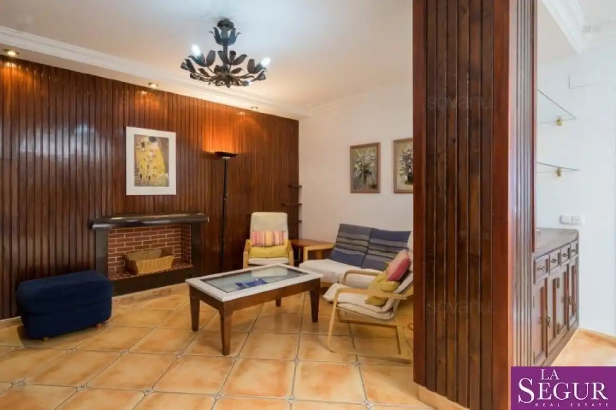Sala d'estar de Casa o xalet en venda en Alcalá de los Gazules amb Terrassa, Traster i Moblat