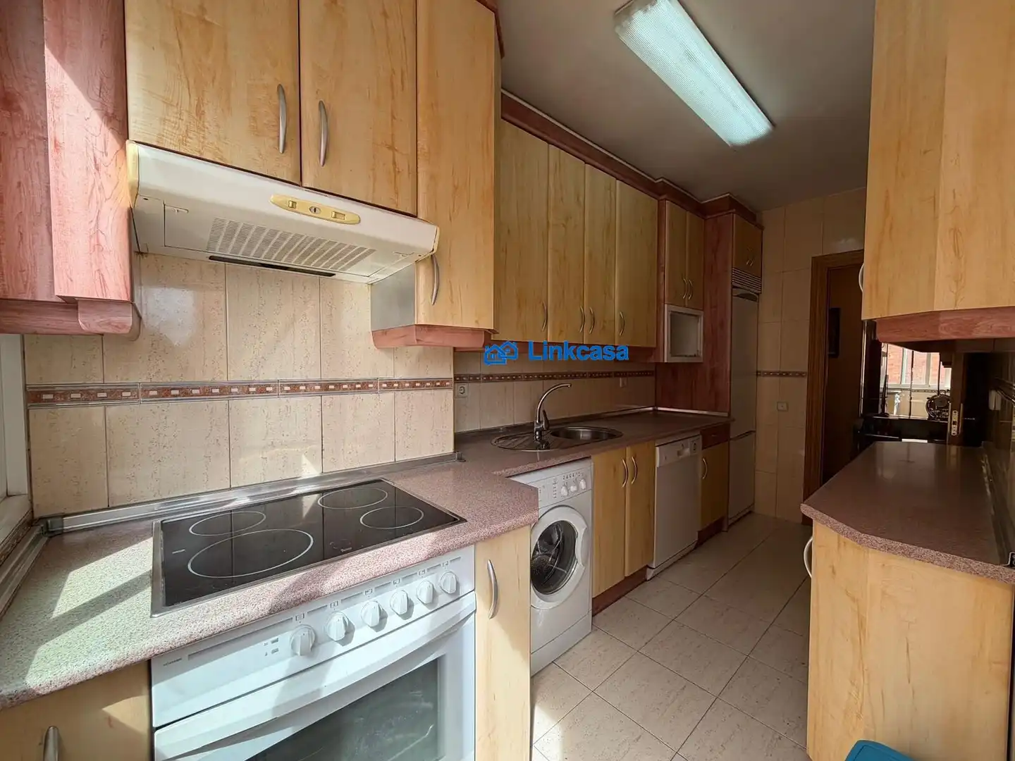 Kitchen of Flat for sale in Madrid  with Heating, Private garden and Terrace