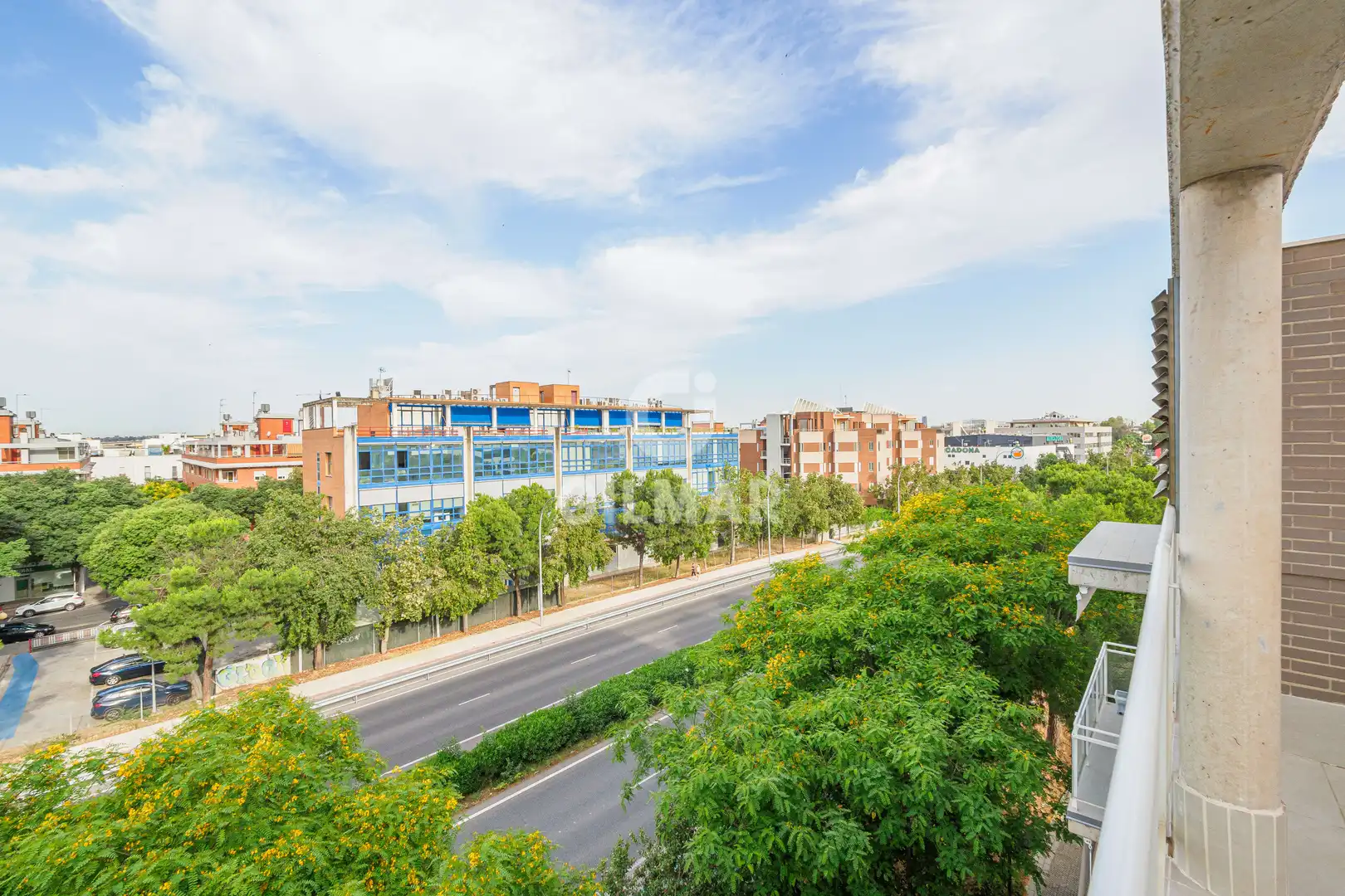 Vista exterior de Àtic en venda en Sevilla amb Calefacció, Jardí privat i Traster