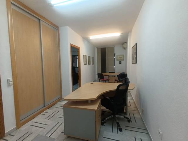 Oficina en Alquiler en Calle Martínez Campos, 11 en Ensanche Centro - Puerto