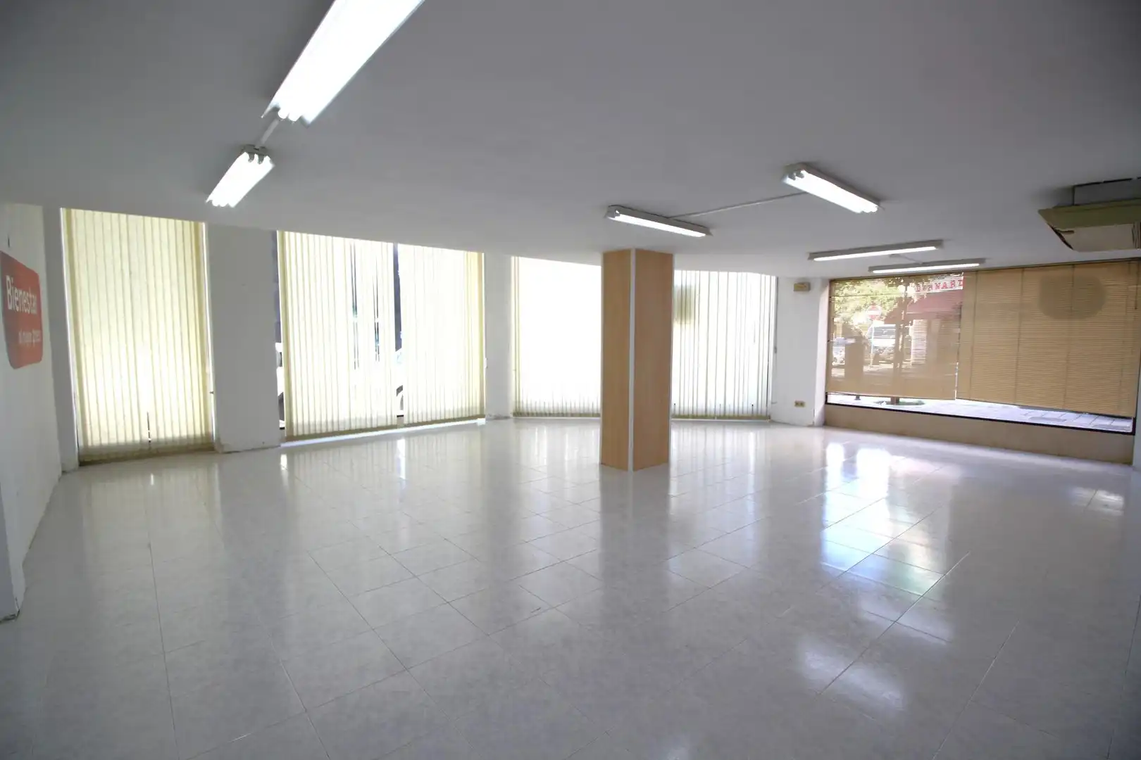 Local comercial de lloguer a Centro, imagen 2