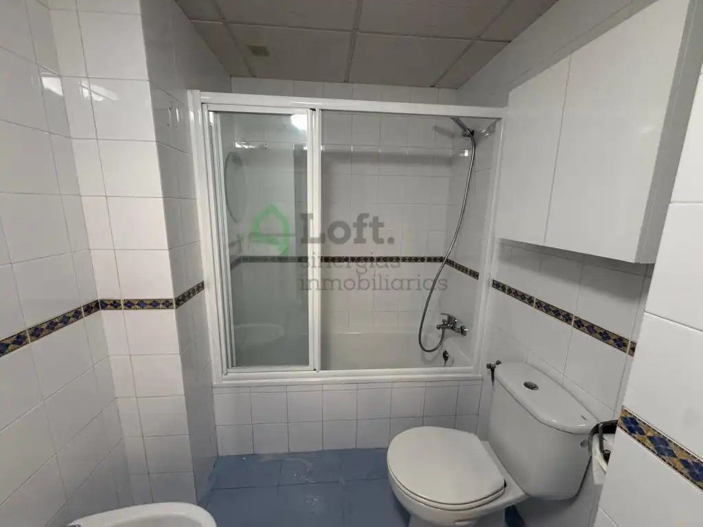 Bathroom of Apartments for sale in Badajoz  with Air Conditioner, Heating and Furnished