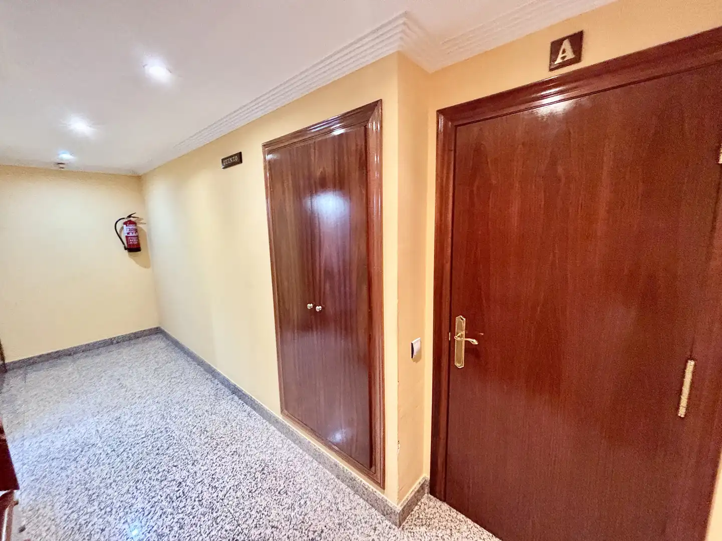 Piso en venta en Oviedo  con Calefacción, Jardín privado y Parquet