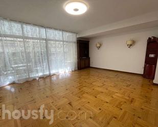 Sala d'estar de Pis de lloguer en  Madrid Capital amb Calefacció i Parquet