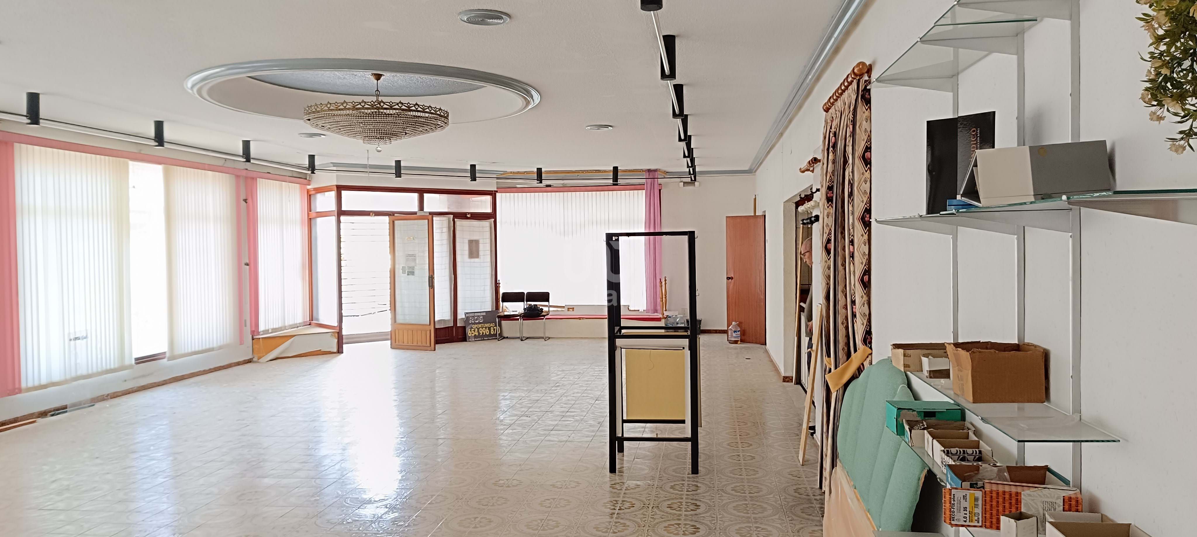 Building for sale in Aspe