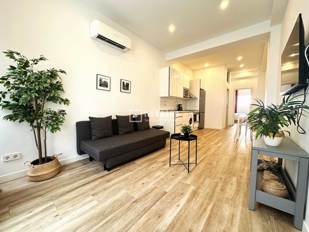 Living room of Flat for sale in  Madrid Capital  with Heating