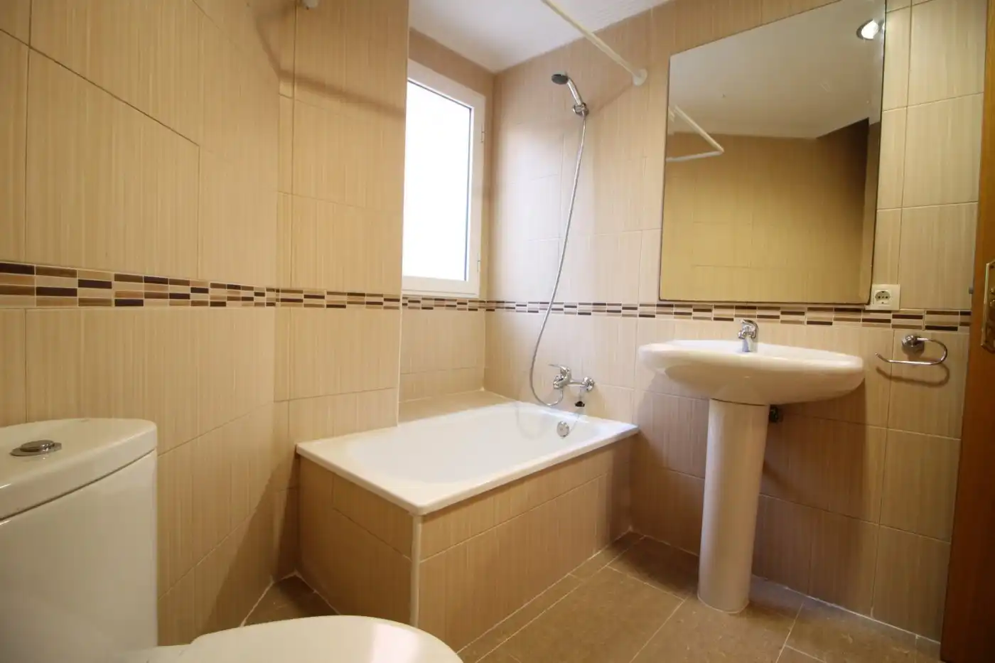 Bathroom of Flat for sale in Alicante / Alacant  with Air Conditioner, Heating and Storage room