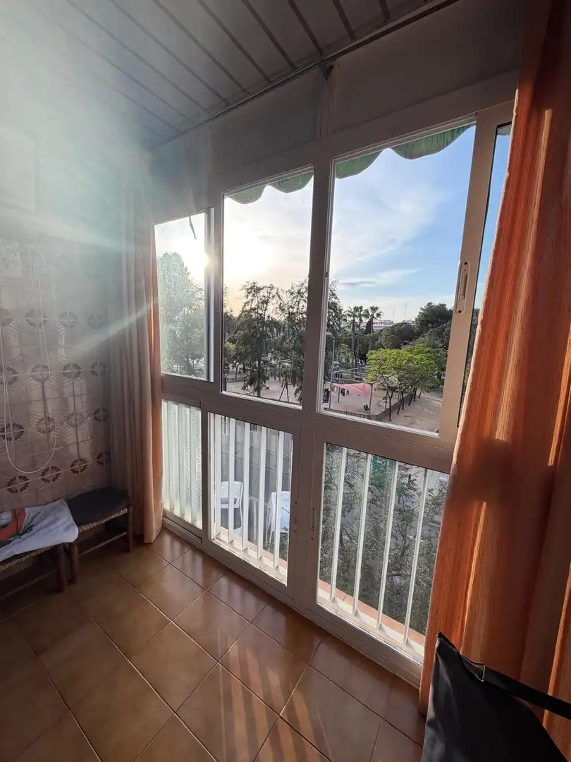 Habitación de Piso en venta en Cornellà de Llobregat con Calefacción y Amueblado