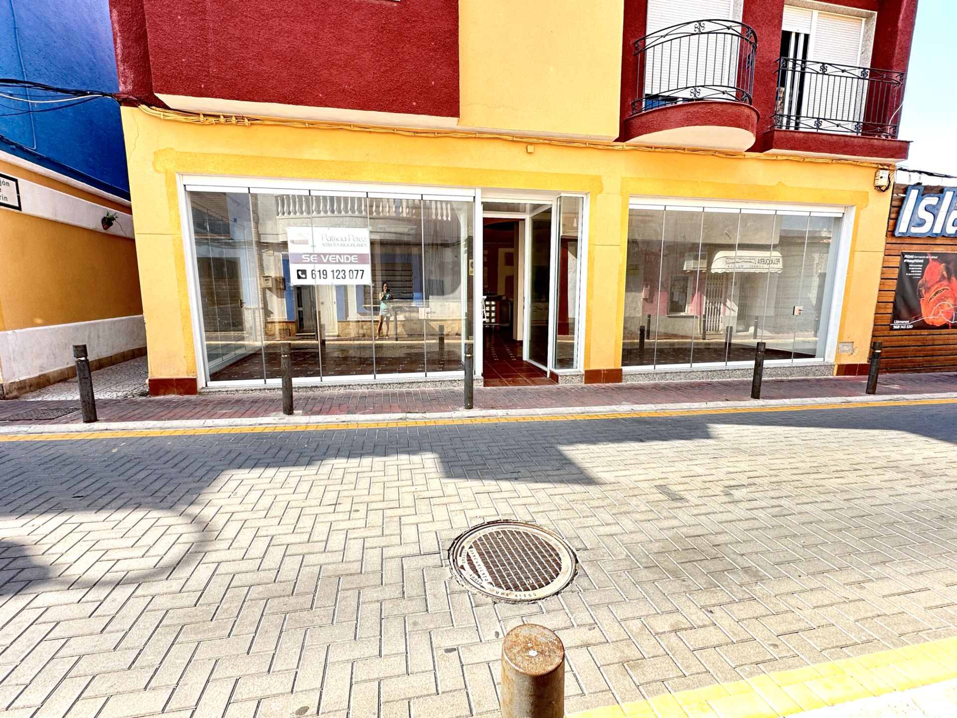 Exterior view of Premises for sale in Cartagena  with Air Conditioner
