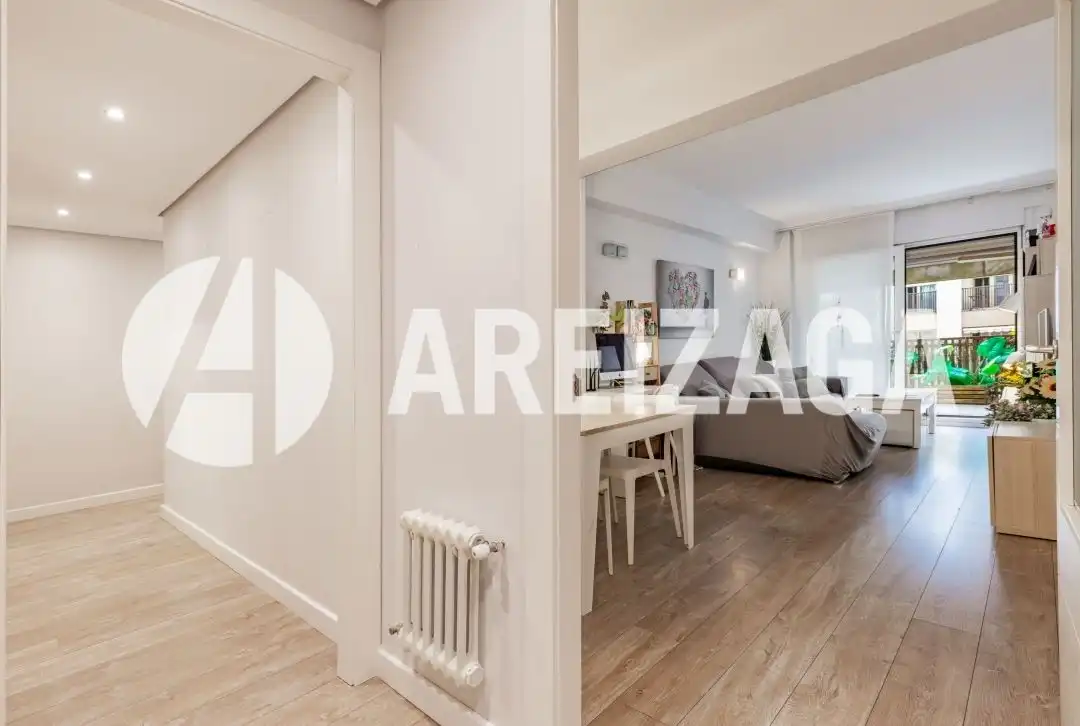 Habitación de Piso en venta en Donostia - San Sebastián  con Calefacción, Terraza y Balcón