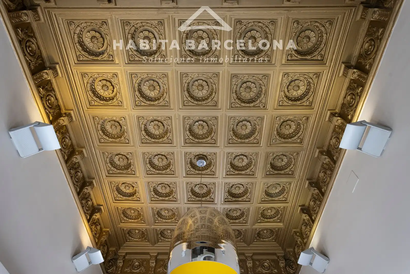 Wohnung zur Miete in Barcelona mit Klimaanlage, Heizung und Parkett