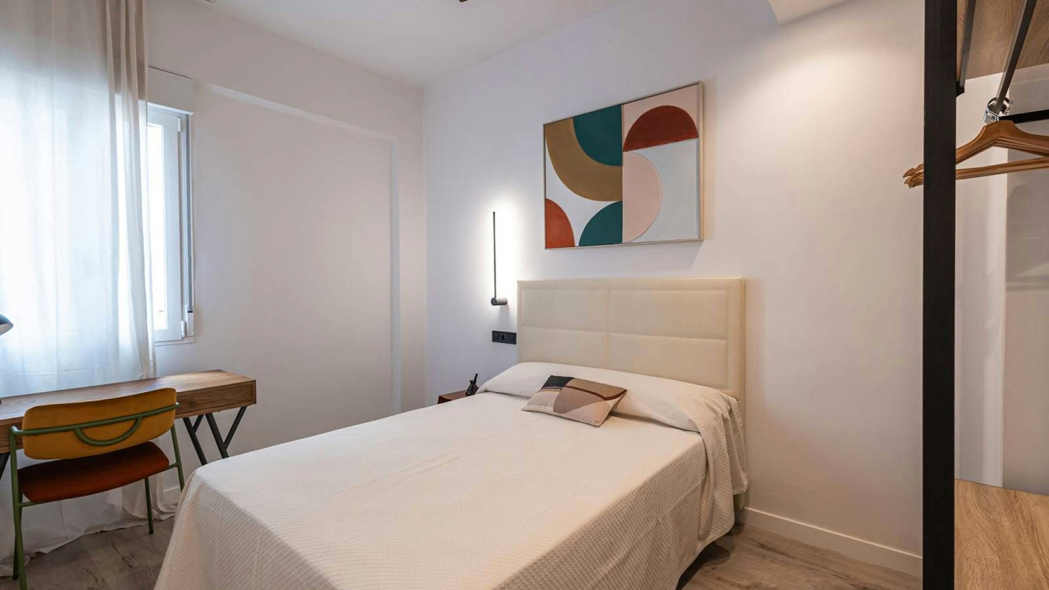Bedroom of Flat to share in  Valencia Capital  with Air Conditioner, Heating and Furnished