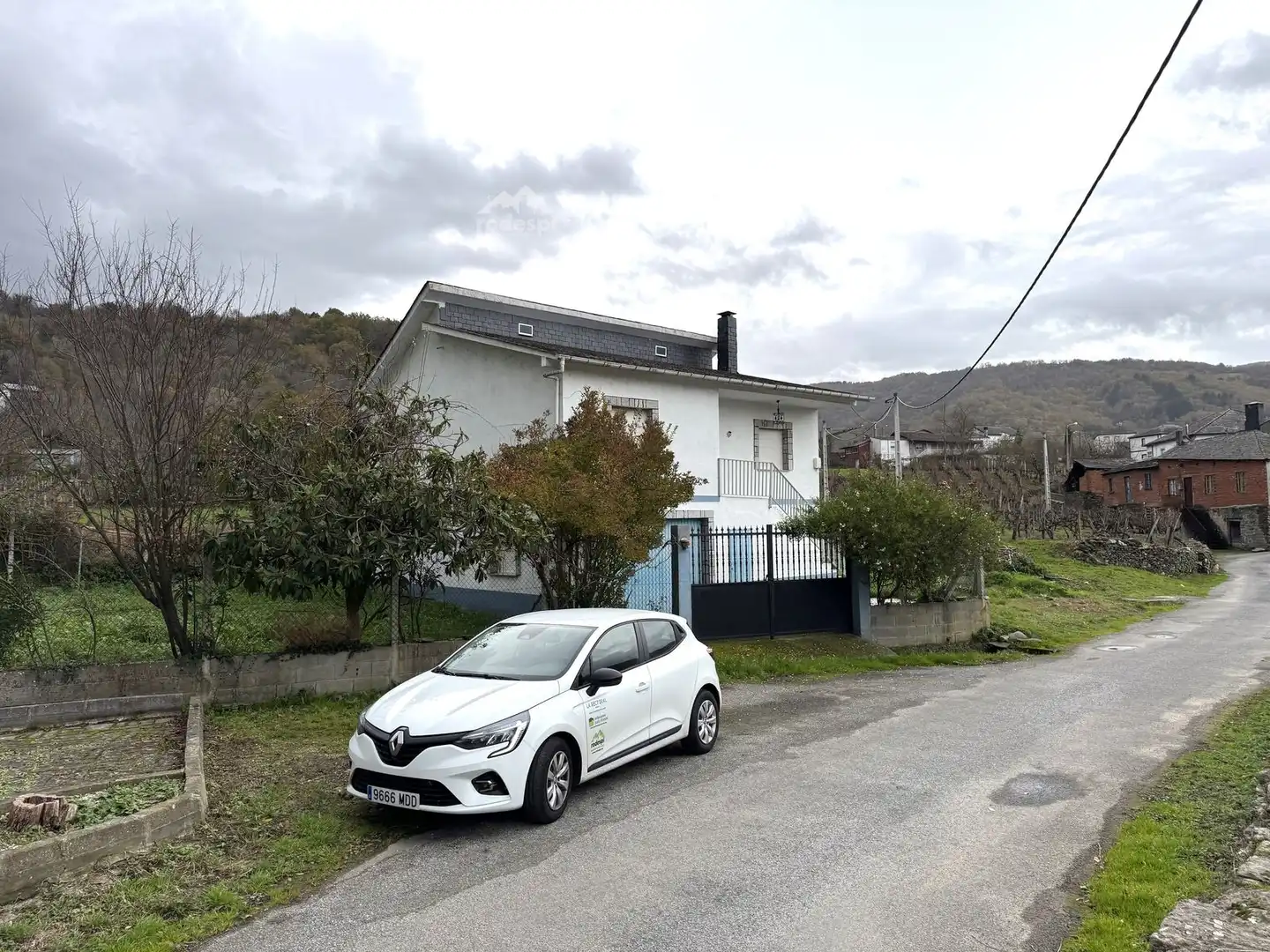 Vista exterior de Casa o chalet en venta en A Teixeira  con Trastero y Amueblado