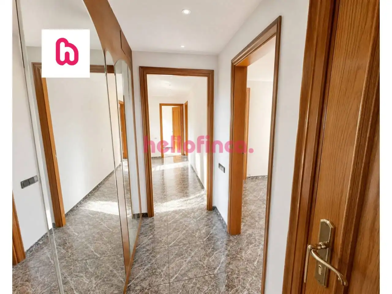Piso en venta en Terrassa con Trastero y Alarma